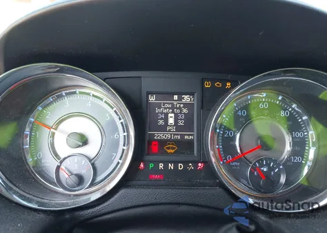 2015 Chrysler Town & Country Touring-L из США, поврежденный, VIN 2C4RC1CG7FR507005